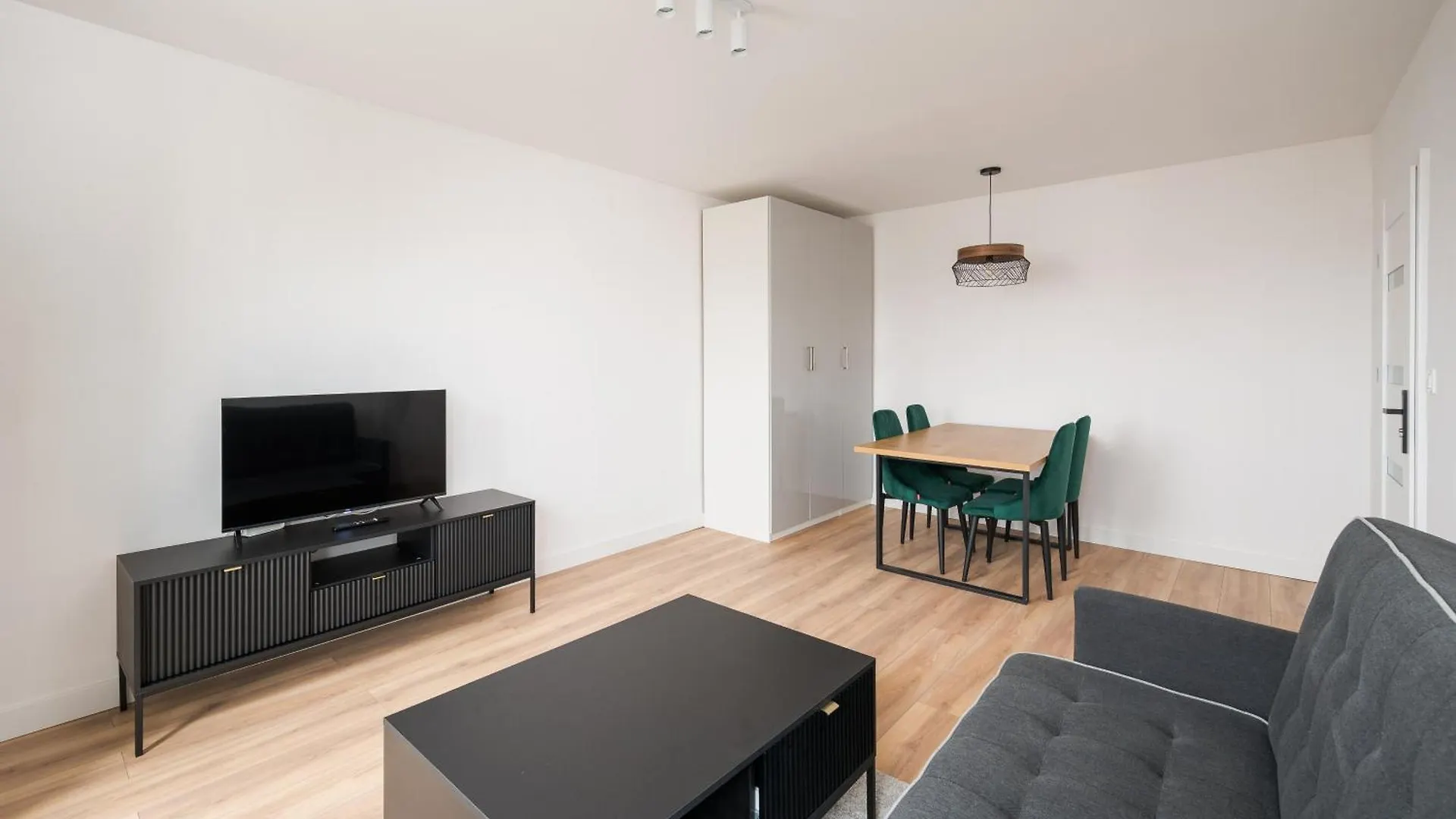 Elblaska Modern Apartment Warsaw Poland