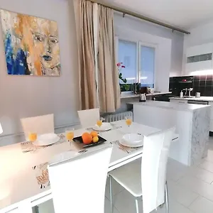 Metro Wilson Apartament